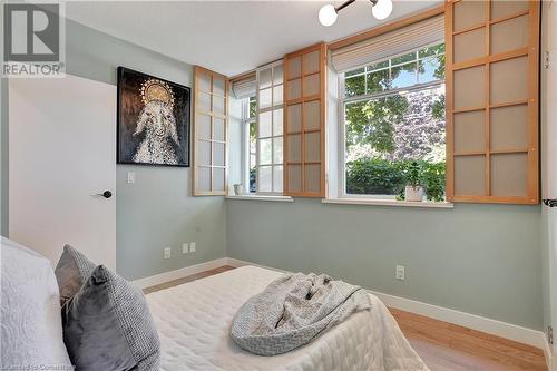 35 Alexandra Avenue Unit# 105, Waterloo, ON - Indoor Photo Showing Bedroom