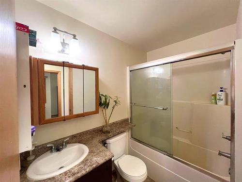 1842 William Avenue W, Winnipeg, MB - Indoor Photo Showing Bathroom