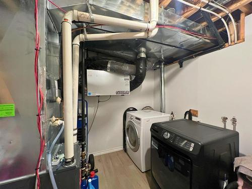 1842 William Avenue W, Winnipeg, MB - Indoor Photo Showing Laundry Room