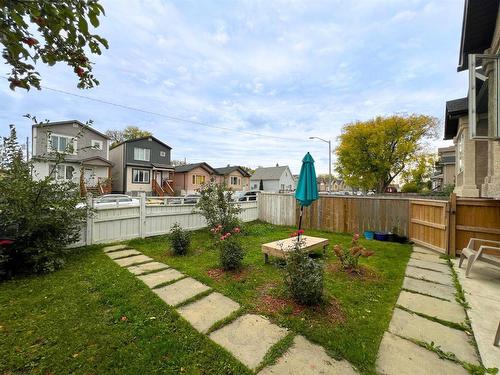 1842 William Avenue W, Winnipeg, MB - Outdoor With Backyard