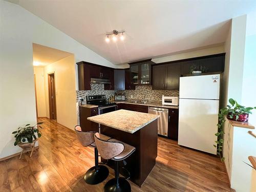 1842 William Avenue W, Winnipeg, MB - Indoor Photo Showing Kitchen