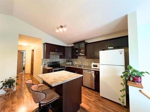 1842 William Avenue W, Winnipeg, MB - Indoor Photo Showing Kitchen