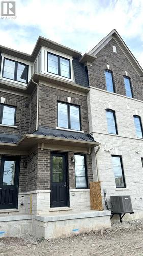 2098 Fairmont Common, Burlington, ON - Outdoor With Facade