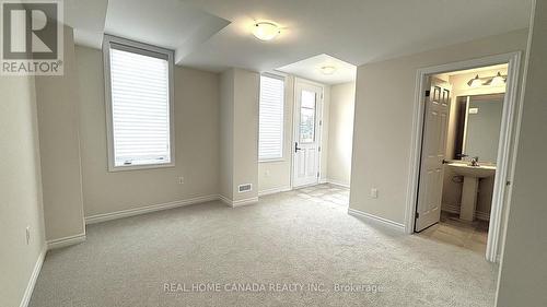 2098 Fairmont Common, Burlington, ON - Indoor Photo Showing Other Room