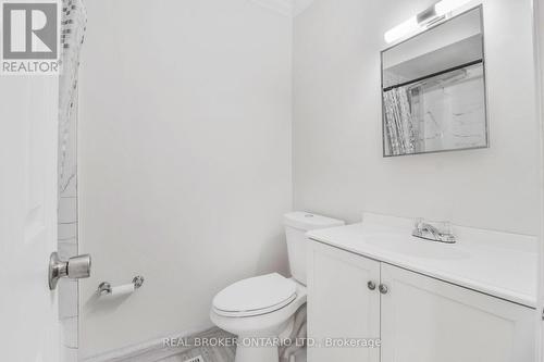 7475 Goreway Drive, Mississauga, ON - Indoor Photo Showing Bathroom