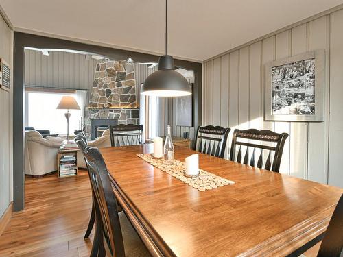 Dining room - 2101 Rue Matterhorn, Val-David, QC - Indoor Photo Showing Dining Room With Fireplace