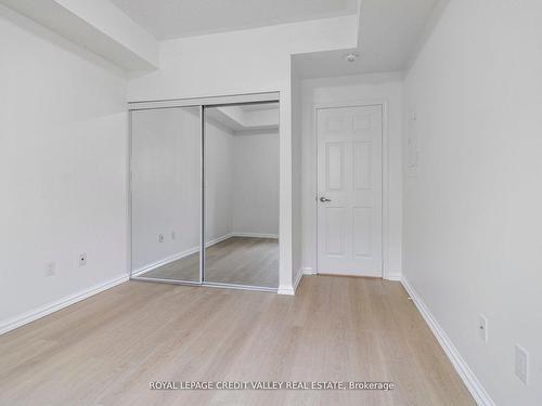 254-250 Sunny Meadow Blvd, Brampton, ON - Indoor Photo Showing Other Room