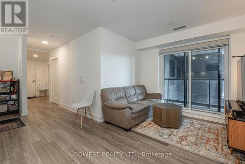 1126 - 9 Clegg Road, Markham, ON - Indoor Photo Showing Living Room