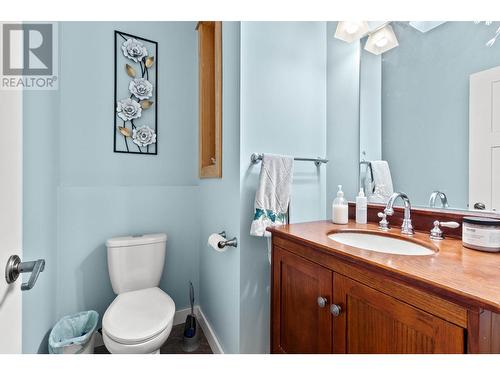 4752 Uplands Drive, Kamloops, BC - Indoor Photo Showing Bathroom