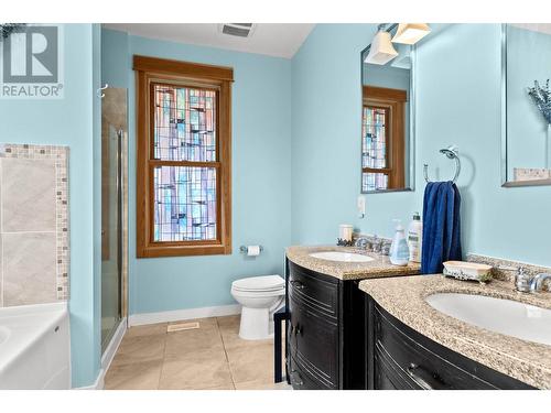 4752 Uplands Drive, Kamloops, BC - Indoor Photo Showing Bathroom