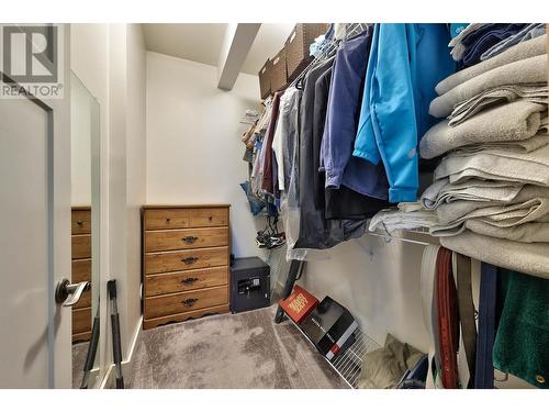 4752 Uplands Drive, Kamloops, BC - Indoor With Storage