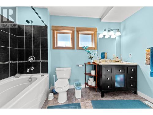 4752 Uplands Drive, Kamloops, BC - Indoor Photo Showing Bathroom