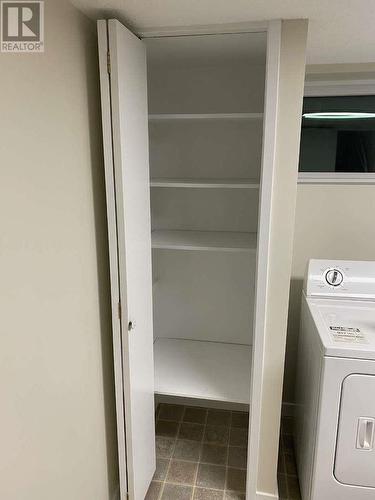 3013 11Th Street, Vernon, BC - Indoor Photo Showing Laundry Room