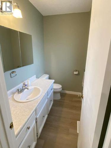 3013 11Th Street, Vernon, BC - Indoor Photo Showing Bathroom