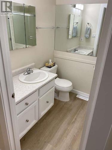 3013 11Th Street, Vernon, BC - Indoor Photo Showing Bathroom