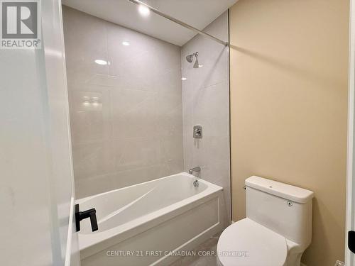 1561 Wright Crescent, London, ON - Indoor Photo Showing Bathroom