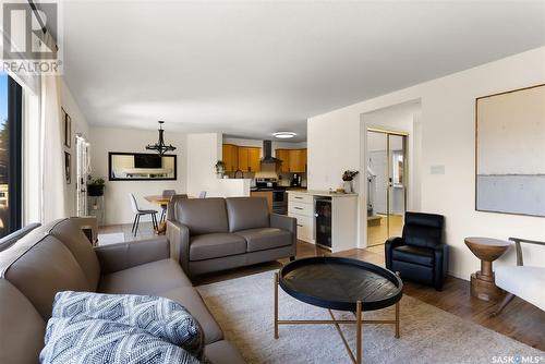 1336 Smishek Drive N, Regina, SK - Indoor Photo Showing Living Room