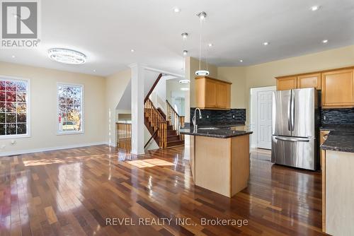 40 Sandford Crescent, Whitby, ON - Indoor Photo Showing Kitchen