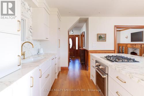 28 Eleventh Street, Toronto, ON - Indoor Photo Showing Kitchen With Upgraded Kitchen