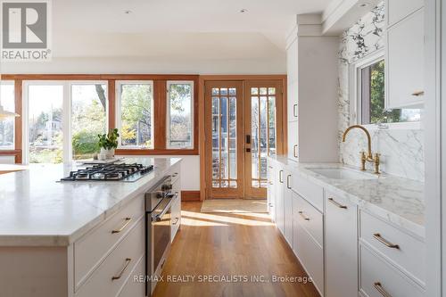 28 Eleventh Street, Toronto, ON - Indoor Photo Showing Kitchen With Upgraded Kitchen