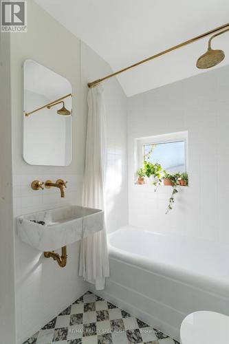 28 Eleventh Street, Toronto, ON - Indoor Photo Showing Bathroom