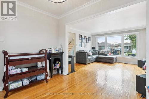 12 Marlington Crescent, Toronto, ON - Indoor Photo Showing Living Room