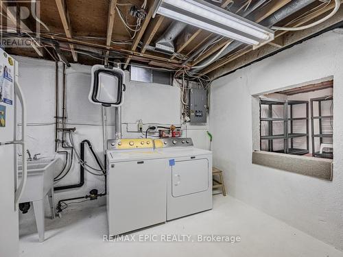 6759 Segovia Road, Mississauga, ON - Indoor Photo Showing Laundry Room