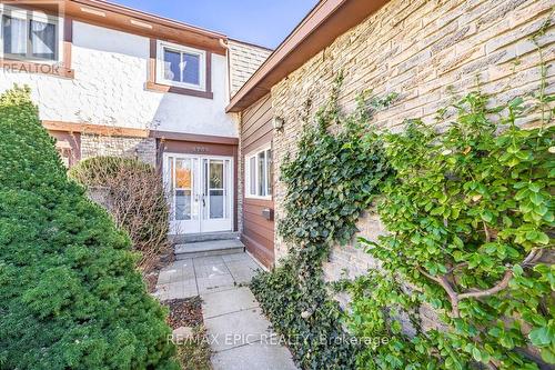 6759 Segovia Road, Mississauga, ON - Outdoor