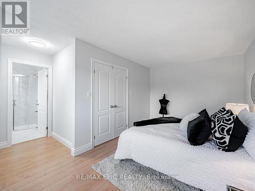 6759 Segovia Road, Mississauga, ON - Indoor Photo Showing Bedroom