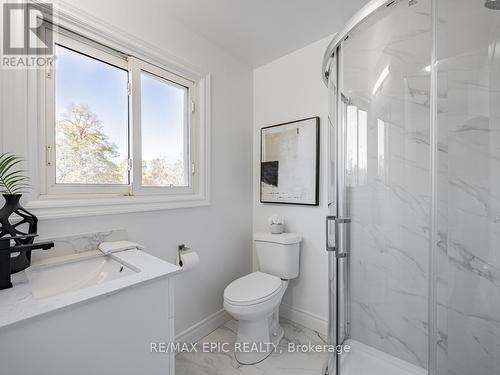 6759 Segovia Road, Mississauga, ON - Indoor Photo Showing Bathroom