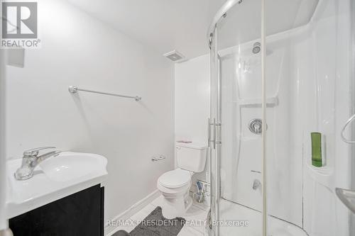 101 Seahorse Avenue, Brampton, ON - Indoor Photo Showing Bathroom