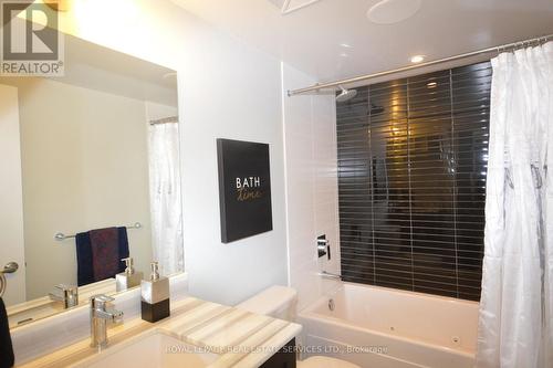 Th1 - 4065 Brickstone Mews, Mississauga, ON - Indoor Photo Showing Bathroom