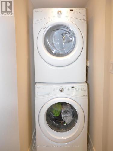 Th1 - 4065 Brickstone Mews, Mississauga, ON - Indoor Photo Showing Laundry Room