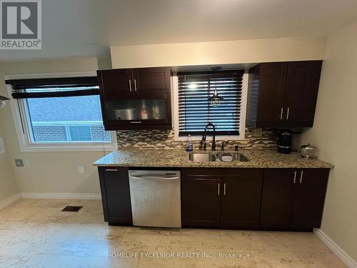 175 Edgehill ( Upper) Crescent, London, ON - Indoor Photo Showing Kitchen With Double Sink