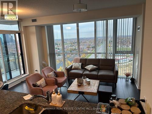 1404 - 75 Eglinton Avenue, Mississauga, ON - Indoor Photo Showing Living Room