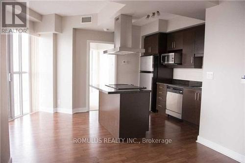 3303 - 60 Absolute Avenue, Mississauga, ON - Indoor Photo Showing Kitchen