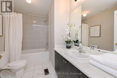 1512 Haws Crescent, Milton, ON - Indoor Photo Showing Bathroom