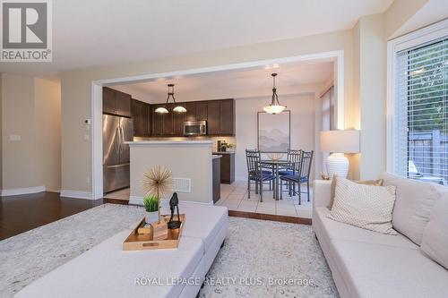 1512 Haws Crescent, Milton, ON - Indoor Photo Showing Living Room