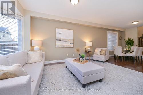 1512 Haws Crescent, Milton, ON - Indoor Photo Showing Living Room