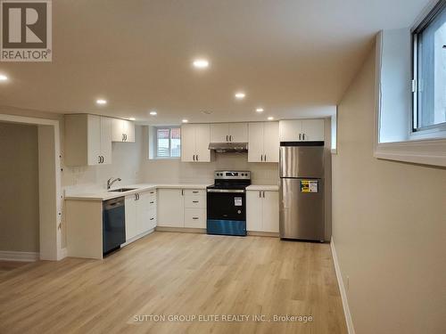 3164 Fieldgate Drive, Mississauga, ON - Indoor Photo Showing Kitchen