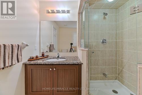 105 Sky Harbour Drive, Brampton, ON - Indoor Photo Showing Bathroom