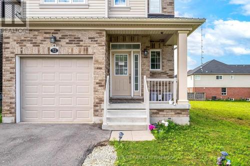 52 Monarch Woods Drive W, Kitchener, ON - Outdoor