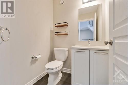 760 Carnelian Crescent, Ottawa, ON - Indoor Photo Showing Bathroom