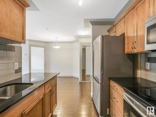 #303 16235 51 St Nw Nw, Edmonton, AB - Indoor Photo Showing Kitchen