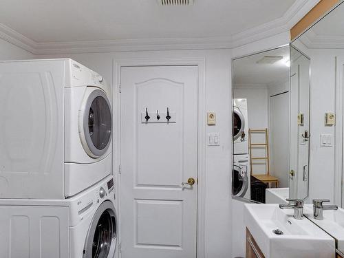 Salle de lavage - 6-270 Rue De La Rivière, Sainte-Thérèse, QC - Indoor Photo Showing Laundry Room