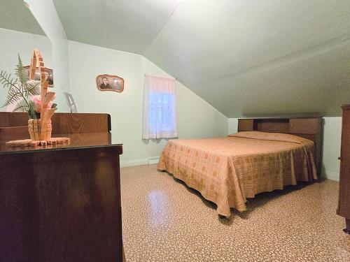 Chambre Ã Â coucher - 800 Rue Nadeau, Shawinigan, QC - Indoor Photo Showing Bedroom