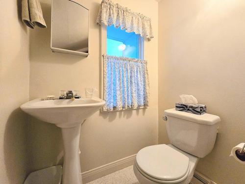 Salle d'eau - 800 Rue Nadeau, Shawinigan, QC - Indoor Photo Showing Bathroom