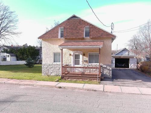 FaÃ§ade - 800 Rue Nadeau, Shawinigan, QC - Outdoor With Deck Patio Veranda