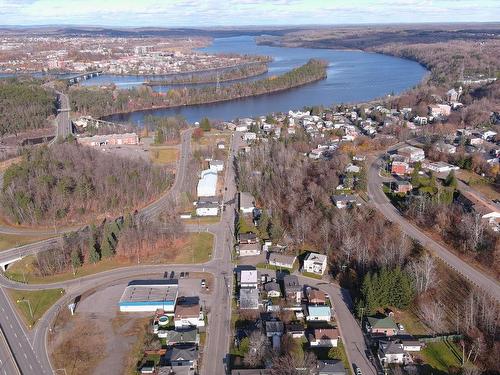 Photo aÃ©rienne - 800 Rue Nadeau, Shawinigan, QC - Outdoor With Body Of Water With View