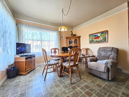 Salle Ã  manger - 800 Rue Nadeau, Shawinigan, QC - Indoor Photo Showing Dining Room